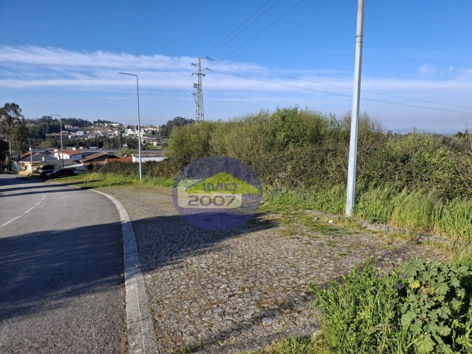 Terreno para Venda em Argoncilhe Foto 2