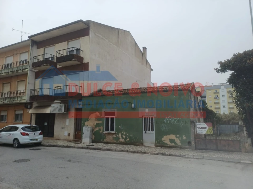 Moradia T2 para Venda em São João Baptista Foto 24