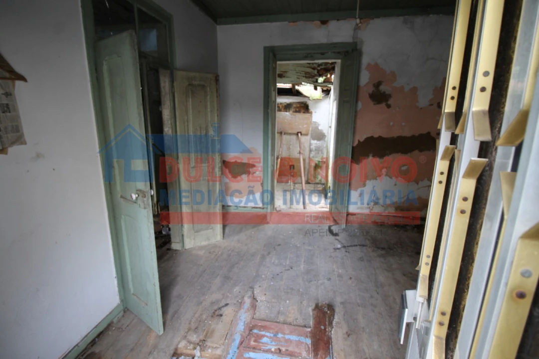 Moradia T2 para Venda em São João Baptista Foto 33