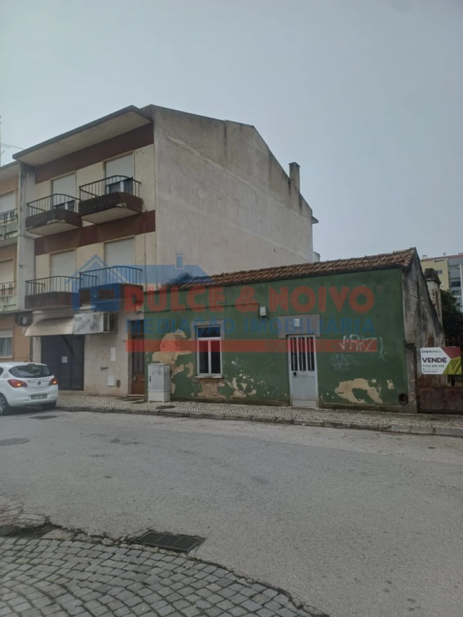 Moradia T2 para Venda em São João Baptista Foto 26