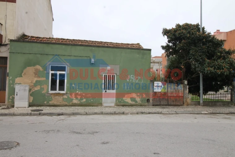 Moradia T2 para Venda em São João Baptista Foto 30