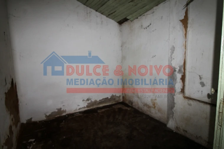 Moradia T2 para Venda em São João Baptista Foto 63