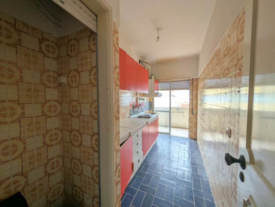 Apartamento T1 para Venda em Costa da Caparica Foto 10