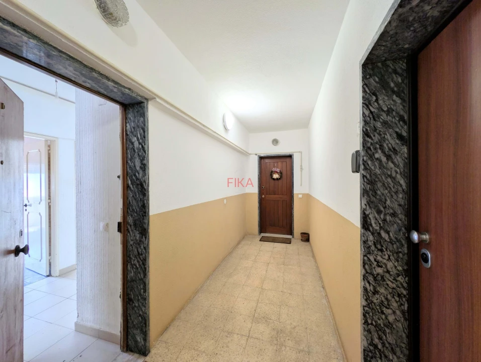 Apartamento T1 para Venda em Costa da Caparica Foto 18