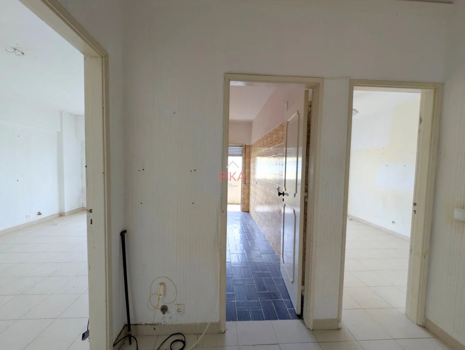 Apartamento T1 para Venda em Costa da Caparica Foto 17