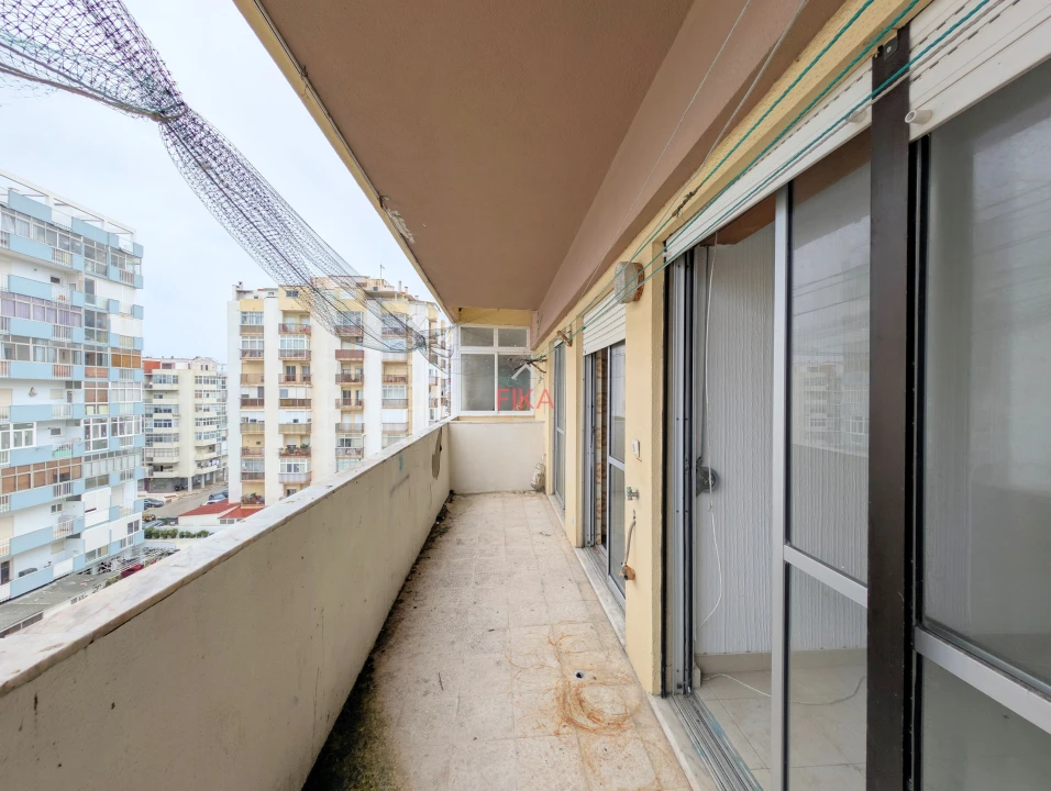 Apartamento T1 para Venda em Costa da Caparica Foto 4