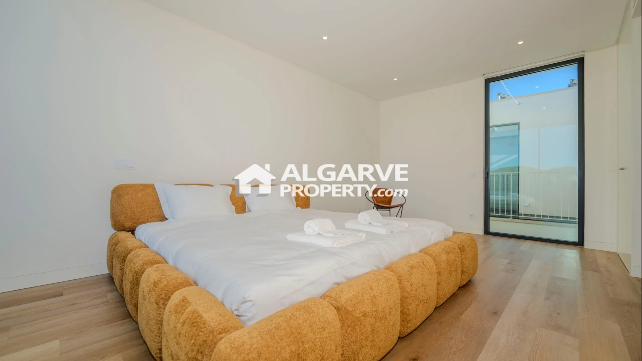 Moradia T3 para Venda em Quarteira Foto 9