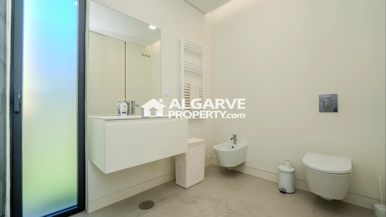 Moradia T3 para Venda em Quarteira Foto 17