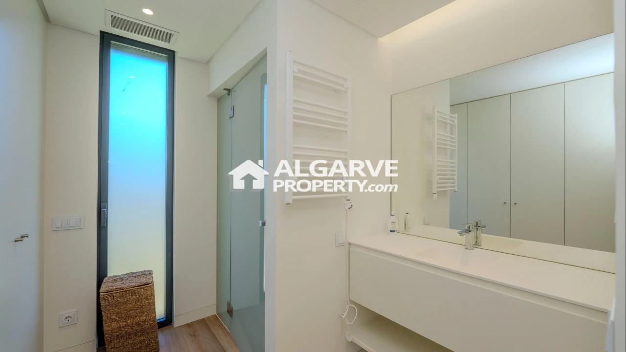 Moradia T3 para Venda em Quarteira Foto 8