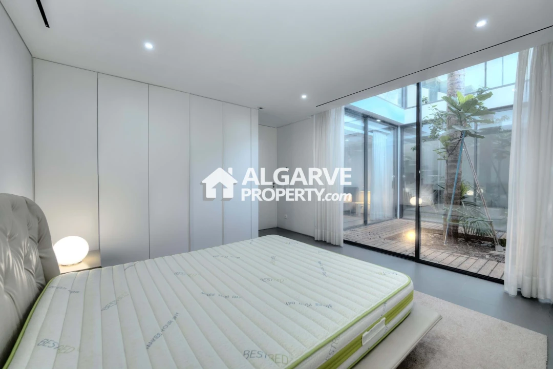 Moradia T6 para Venda em Quarteira Foto 47