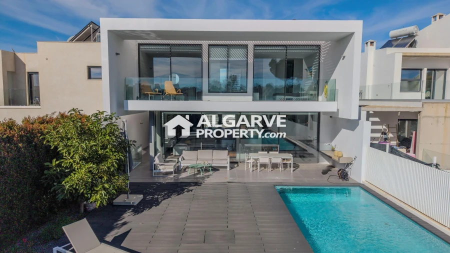 Moradia T6 para Venda em Quarteira Foto 37