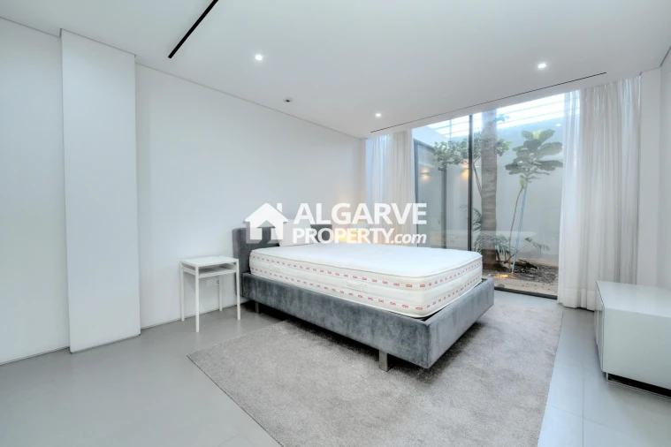 Moradia T6 para Venda em Quarteira Foto 48