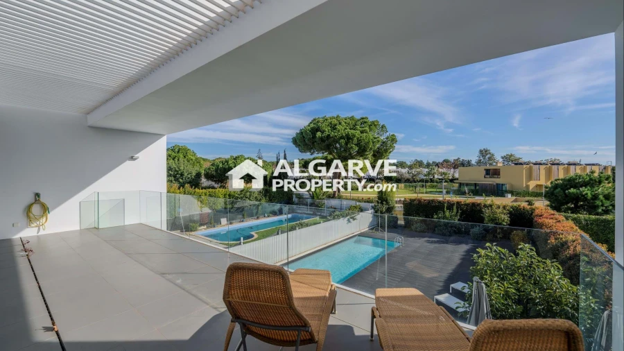 Moradia T6 para Venda em Quarteira Foto 27