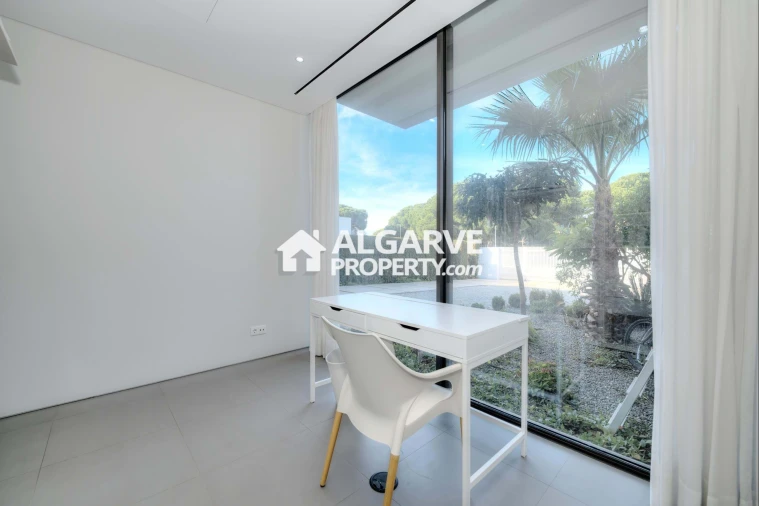 Moradia T6 para Venda em Quarteira Foto 51