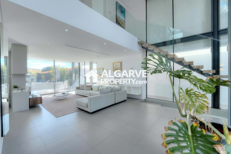 Moradia T6 para Venda em Quarteira Foto 46