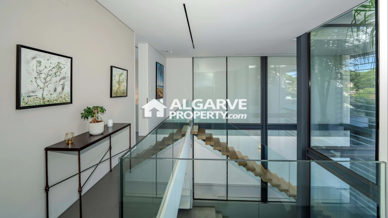 Moradia T6 para Venda em Quarteira Foto 18