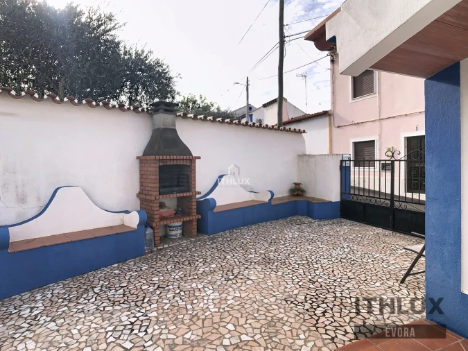 Moradia T2 para Venda em Ciladas Foto 3