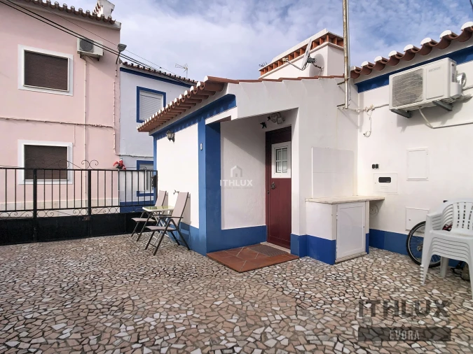 Moradia T2 para Venda em Ciladas Foto 2