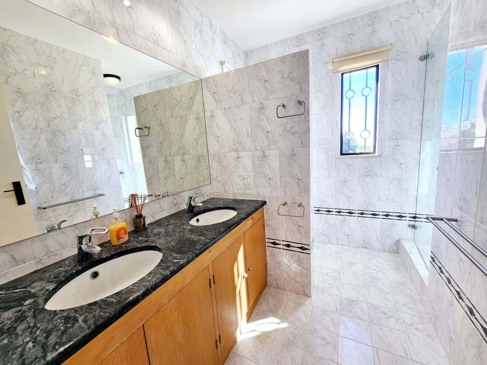 Moradia T3 para Venda em Loule (São Sebastião) Foto 21