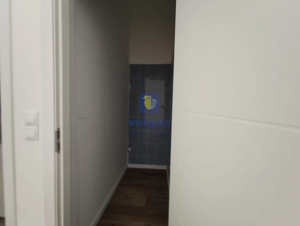 Negócio para Venda em Baixa da Banheira e Vale da Amoreira Foto 11