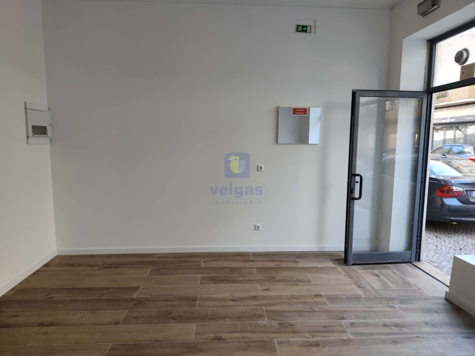 Negócio para Venda em Baixa da Banheira e Vale da Amoreira Foto 4