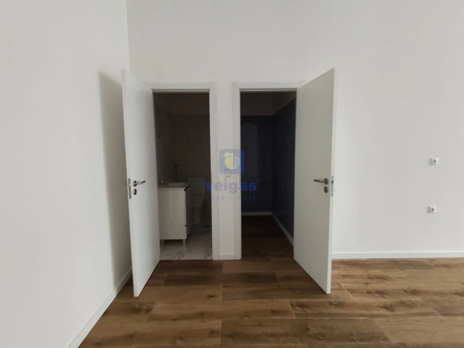 Negócio para Venda em Baixa da Banheira e Vale da Amoreira Foto 10