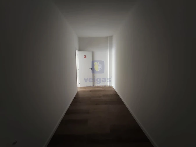 Negócio para Venda em Baixa da Banheira e Vale da Amoreira Foto 14