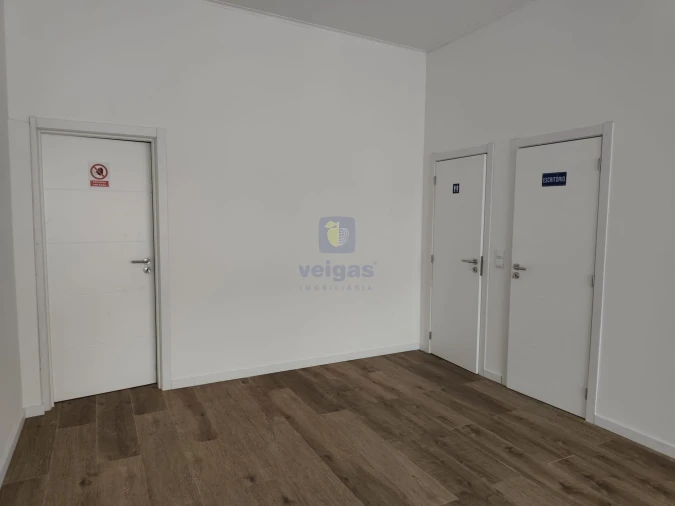 Negócio para Venda em Baixa da Banheira e Vale da Amoreira Foto 8