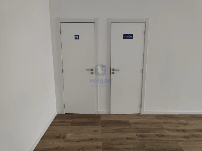 Negócio para Venda em Baixa da Banheira e Vale da Amoreira Foto 13