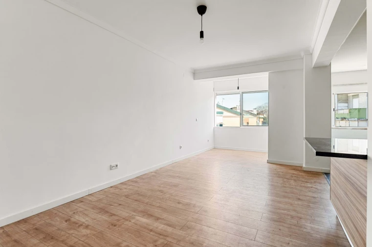 Apartamento T3 para Venda em Algés, Linda-A-Velha e Cruz Quebrada-Dafundo Foto 2