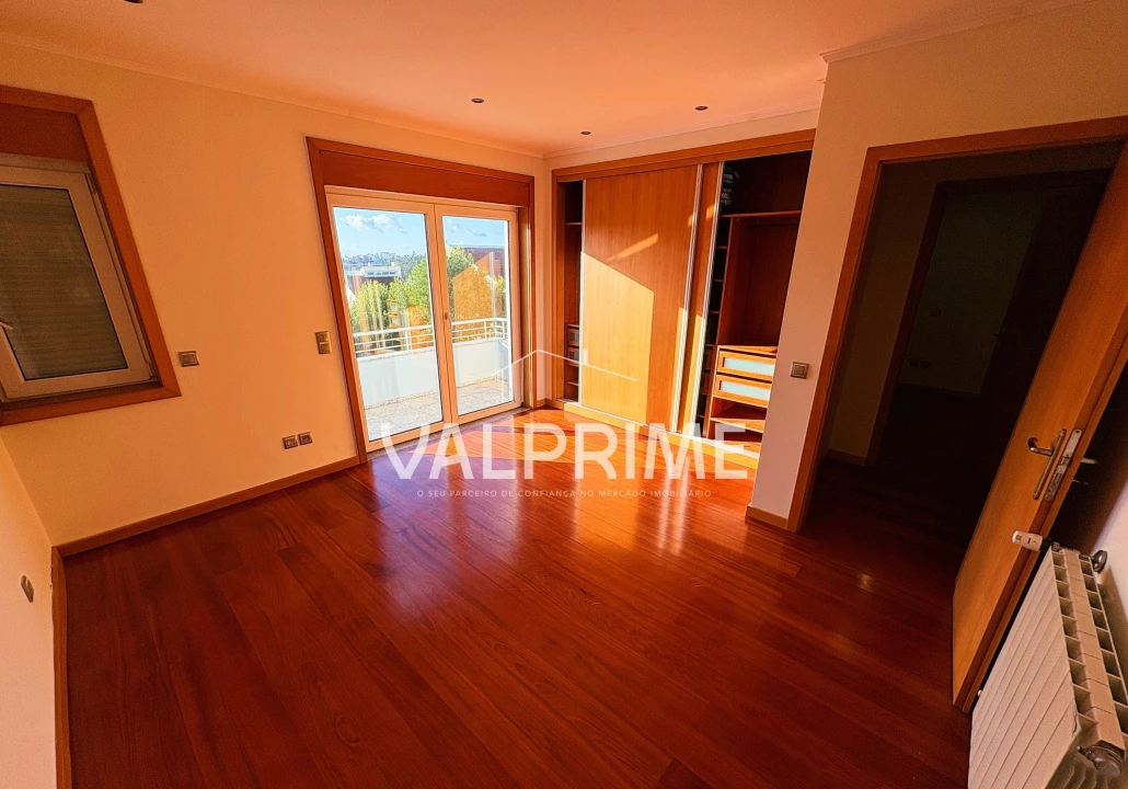 Moradia T4 para Venda em Valongo Foto 22