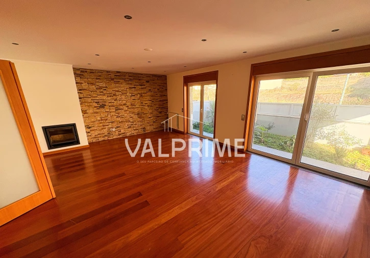 Moradia T4 para Venda em Valongo Foto 5