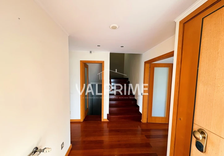 Moradia T4 para Venda em Valongo Foto 11