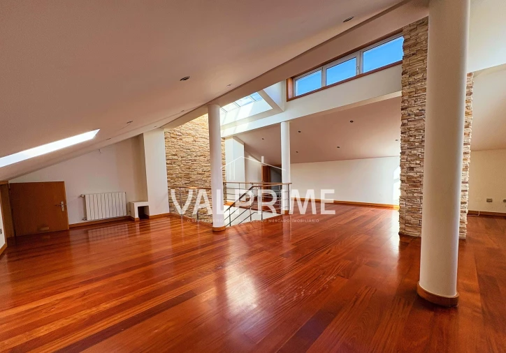 Moradia T4 para Venda em Valongo Foto 2