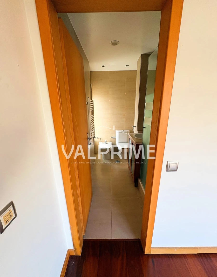 Moradia T4 para Venda em Valongo Foto 33