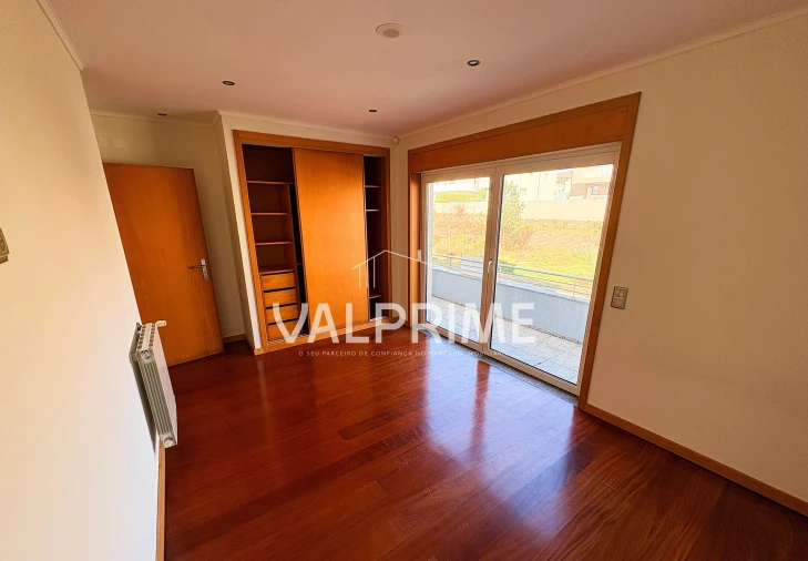 Moradia T4 para Venda em Valongo Foto 32