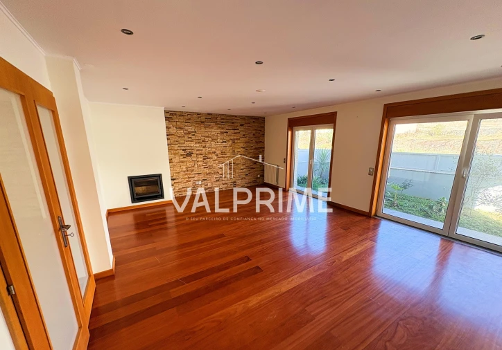 Moradia T4 para Venda em Valongo Foto 3