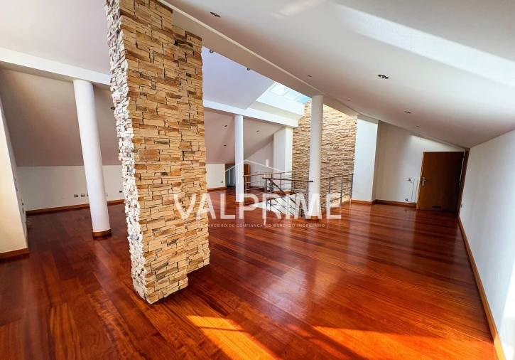 Moradia T4 para Venda em Valongo Foto 44