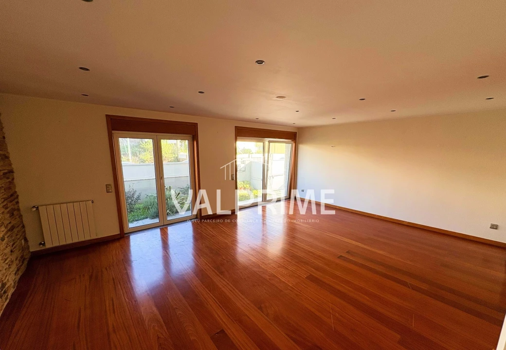 Moradia T4 para Venda em Valongo Foto 6