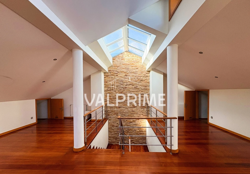 Moradia T4 para Venda em Valongo Foto 1