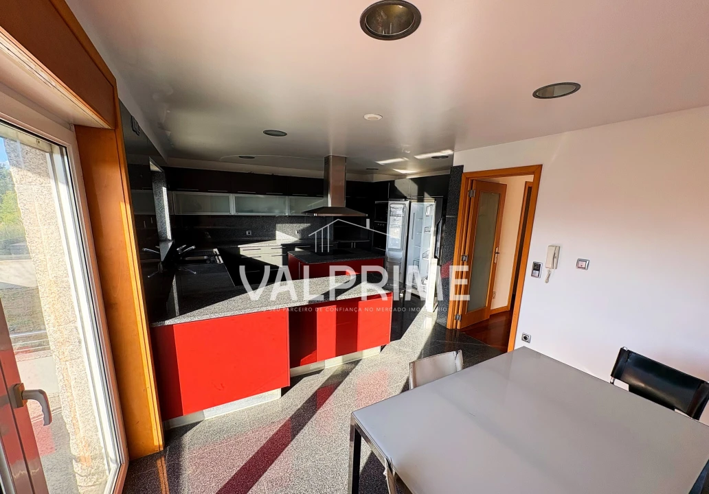 Moradia T4 para Venda em Valongo Foto 12