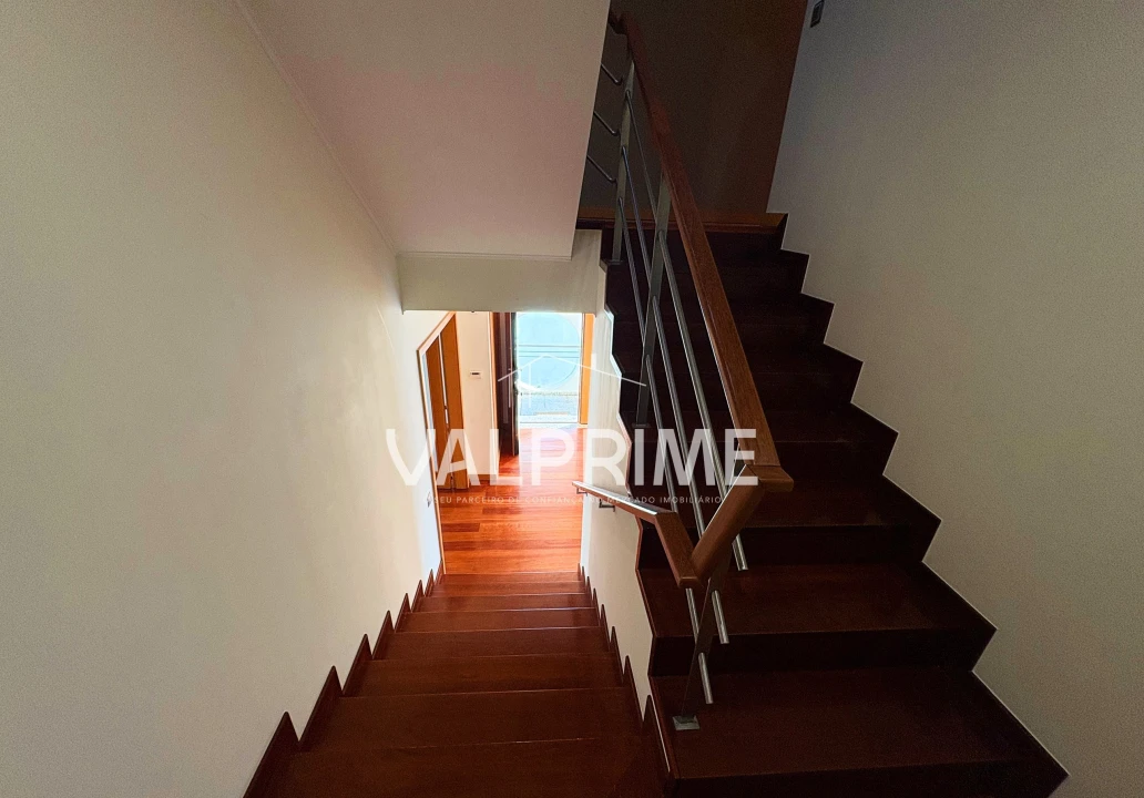 Moradia T4 para Venda em Valongo Foto 21