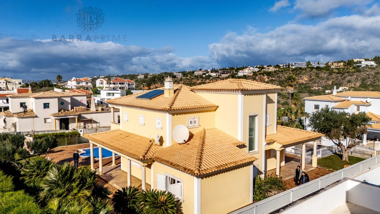 Moradia T4 para Venda em Albufeira e Olhos de Água Foto 4