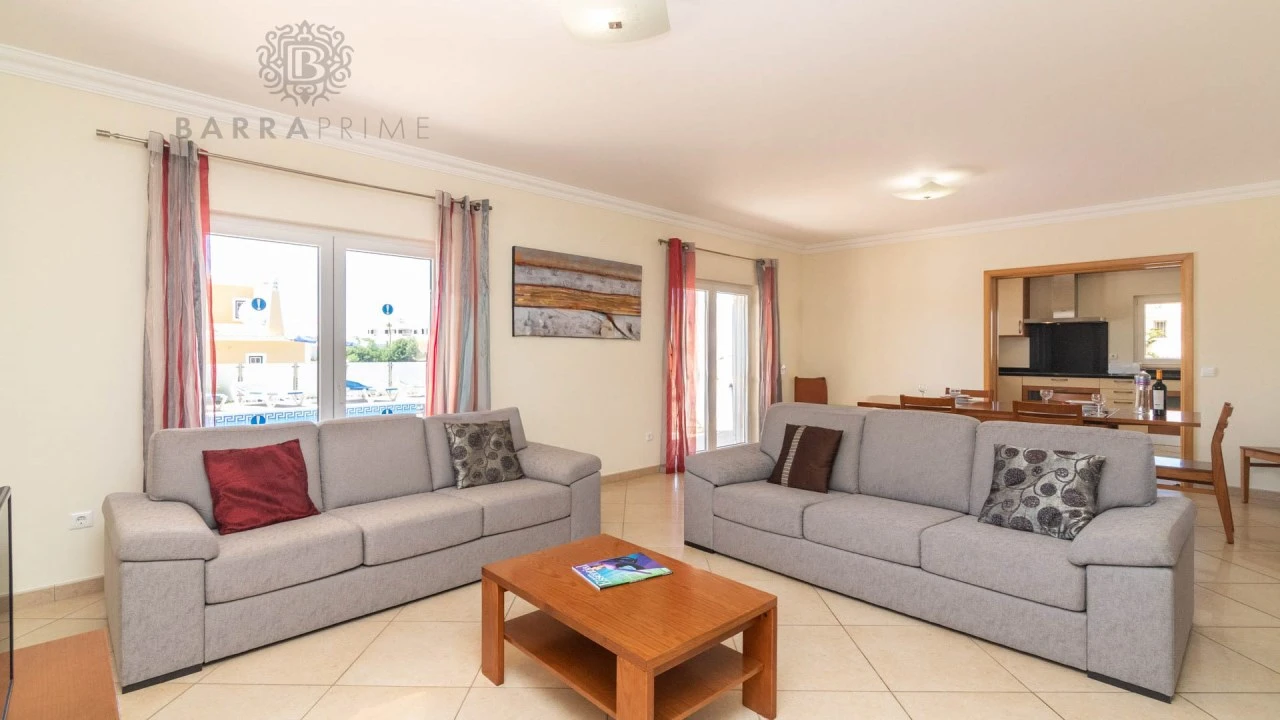 Moradia T4 para Venda em Albufeira e Olhos de Água Foto 8