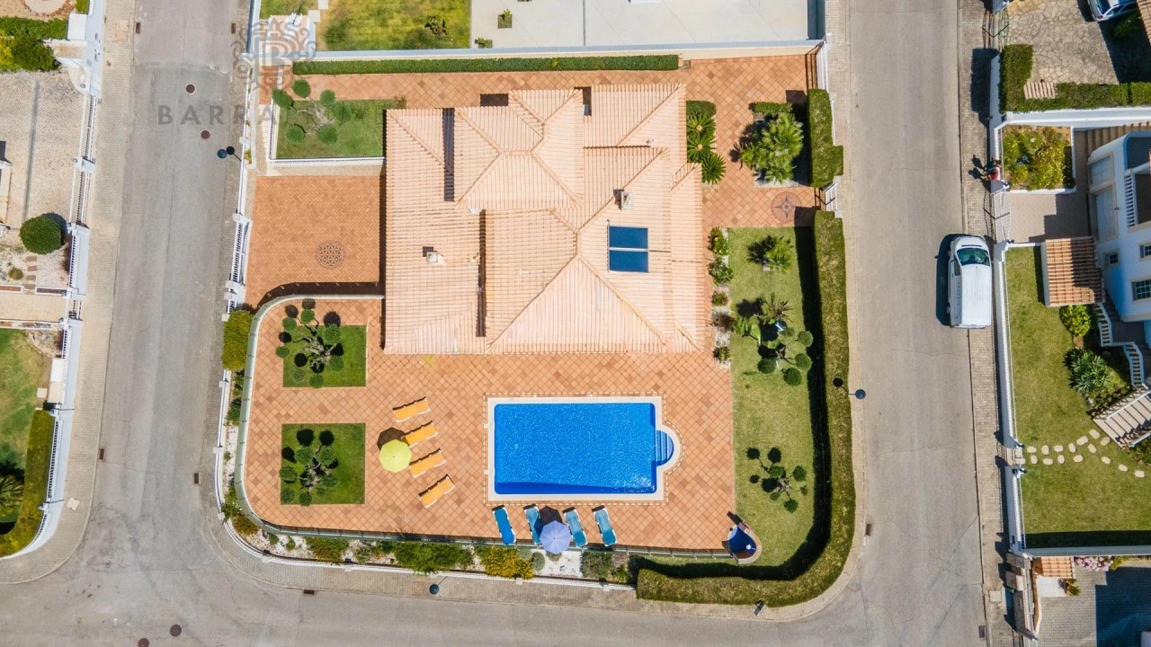 Moradia T4 para Venda em Albufeira e Olhos de Água Foto 23