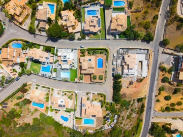 Moradia T4 para Venda em Albufeira e Olhos de Água