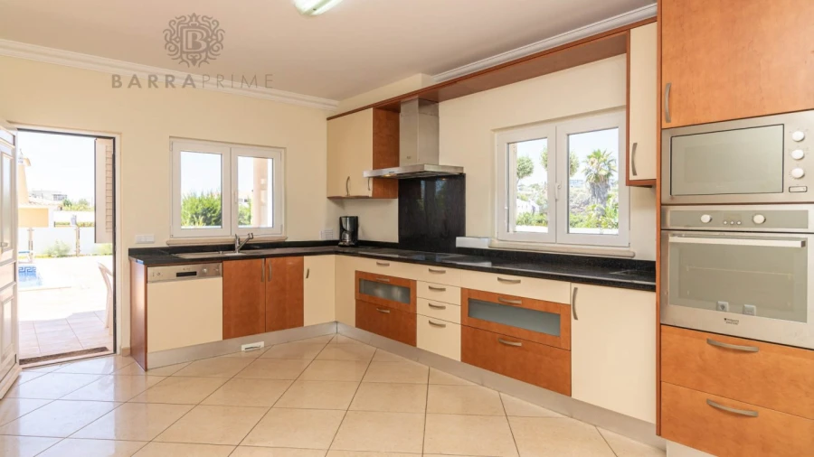 Moradia T4 para Venda em Albufeira e Olhos de Água Foto 11