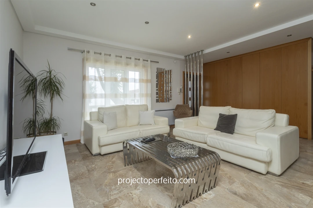 Moradia T4 para Arrendamento em Anta e Guetim Foto 12