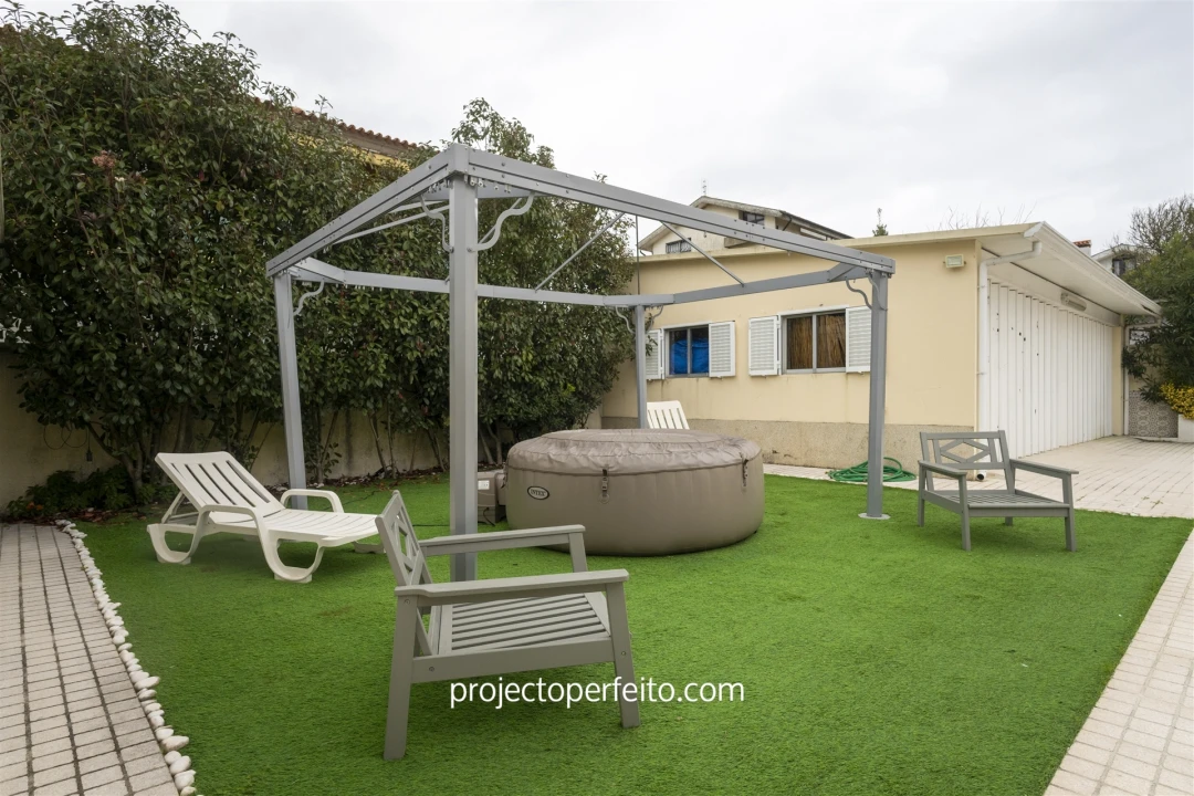 Moradia T4 para Arrendamento em Anta e Guetim Foto 3