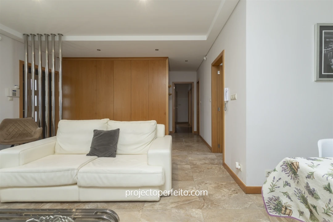 Moradia T4 para Arrendamento em Anta e Guetim Foto 11